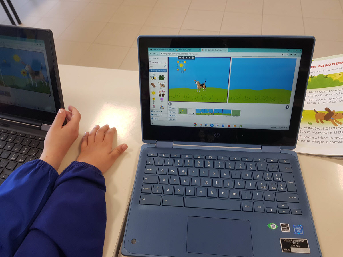 bambini lavorano con i Chromebook