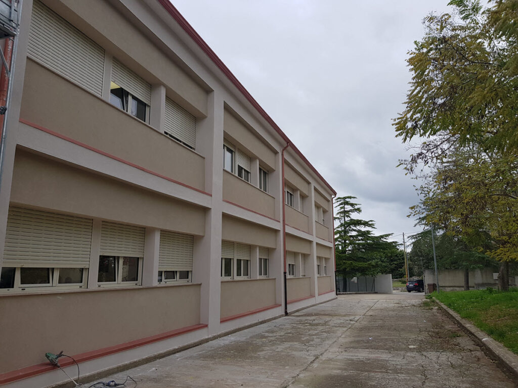 Edificio delle scuole medie di Isili